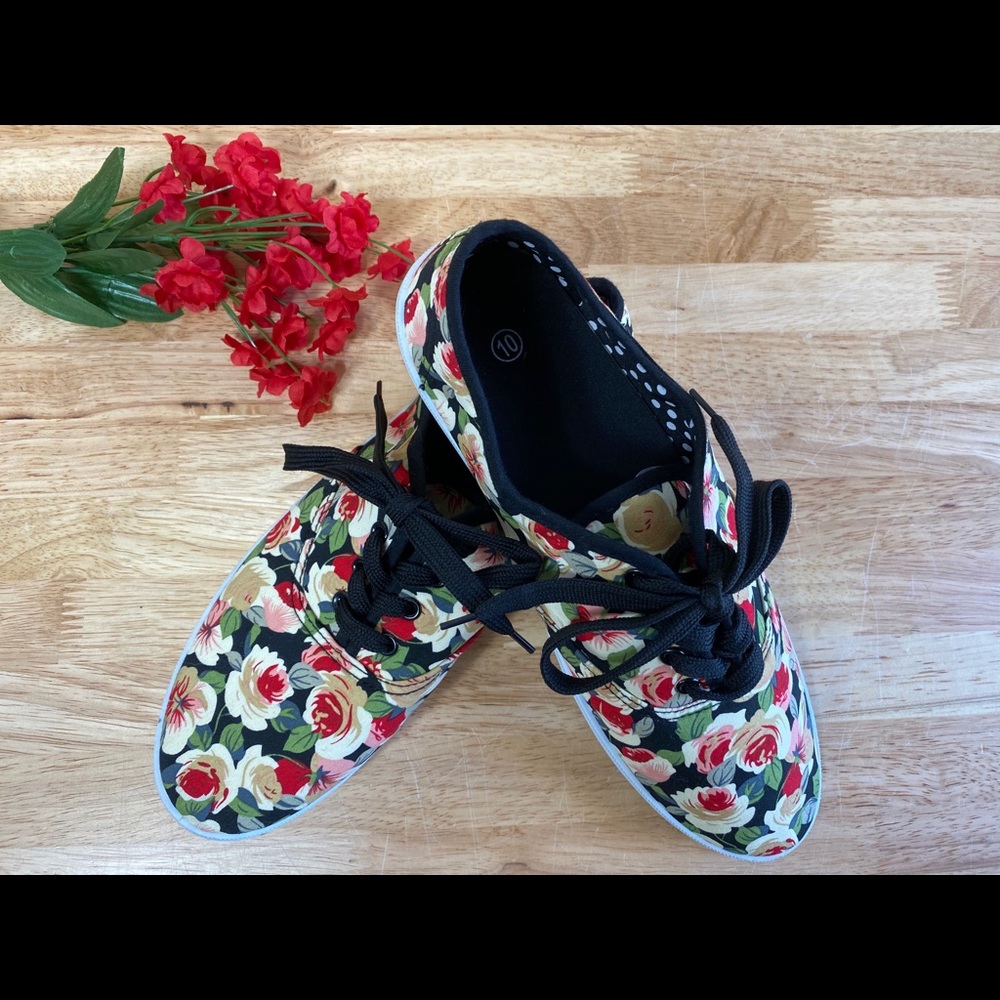 Woman’s Rose Floral Comfy Sneakers
